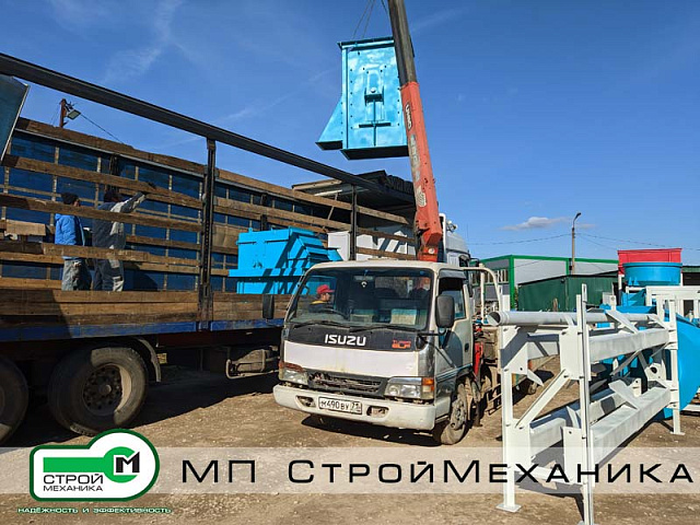 В Ленинградскую область отгружен силос цемента EUROSILO ЕС Р и элеватор ковшовый ЭКЛ 500.